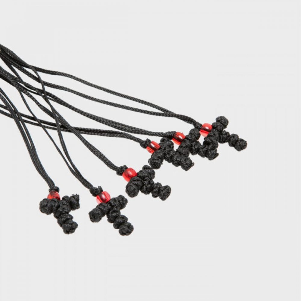 Σταυρός Πλεκτός Λαιμού Με Κόκκινη Χάντρα